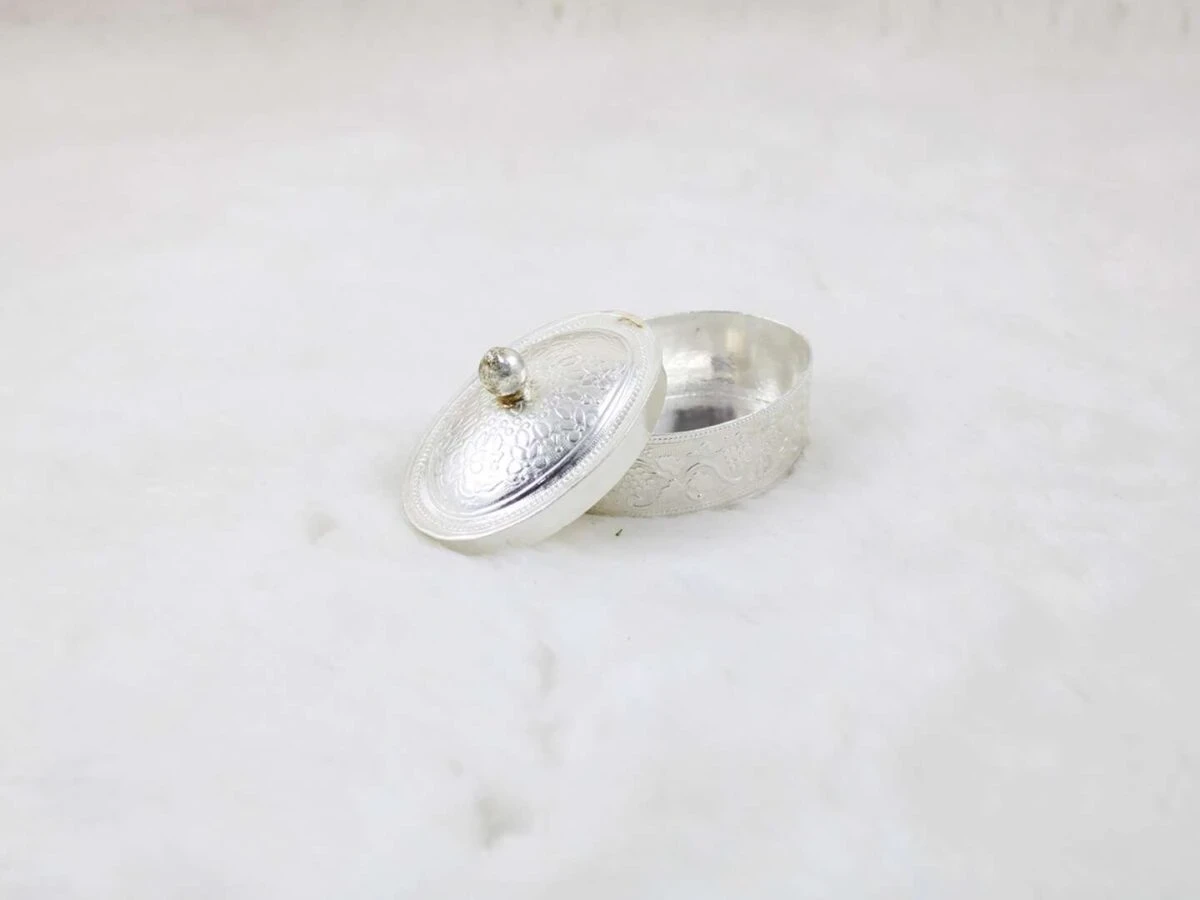 Sindoor dabbi, sindoor box for wedding, sindoor dabbi silver, Pooja items silver, Pooja items for home, kumkum box return gift, pooja items for temple, pooja items for gift, kumkum box silver, sindoor dabbi for women