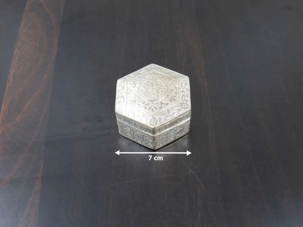 Sindoor dabbi, sindoor box for wedding, sindoor dabbi silver, Pooja items silver, Pooja items for home, kumkum box return gift, pooja items for temple, pooja items for gift, kumkum box silver, sindoor dabbi for women