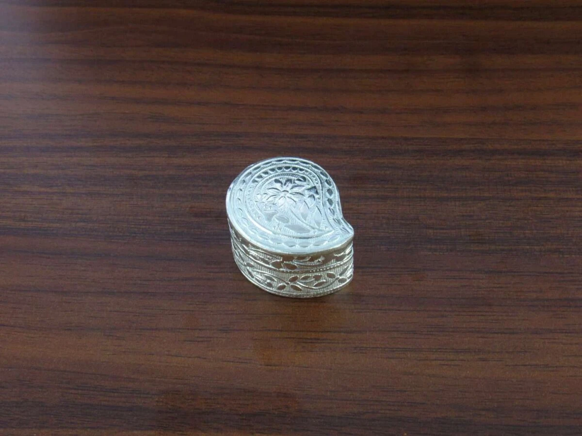 Sindoor dabbi, sindoor box for wedding, sindoor dabbi silver, Pooja items silver, Pooja items for home, kumkum box return gift, pooja items for temple, pooja items for gift, kumkum box silver, sindoor dabbi for women