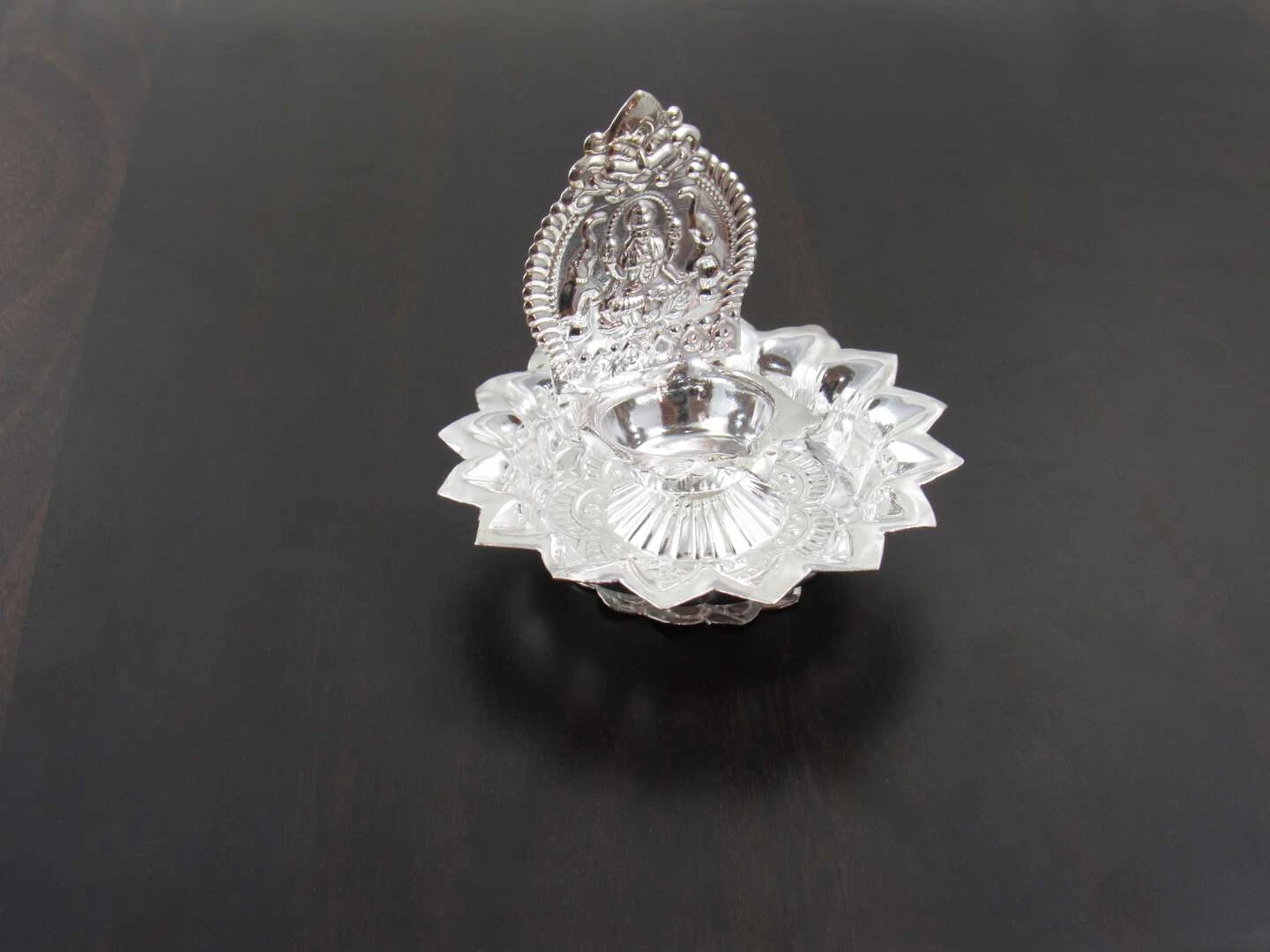 goldgiftideas-silver-plated-lakshmi-diya-for-pooja-room