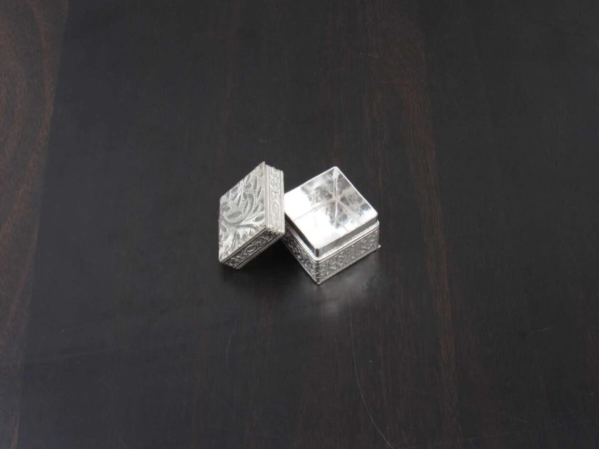Sindoor dabbi, sindoor box for wedding, sindoor dabbi silver, Pooja items silver, Pooja items for home, kumkum box return gift, pooja items for temple, pooja items for gift, kumkum box silver, sindoor dabbi for women, return gifts
