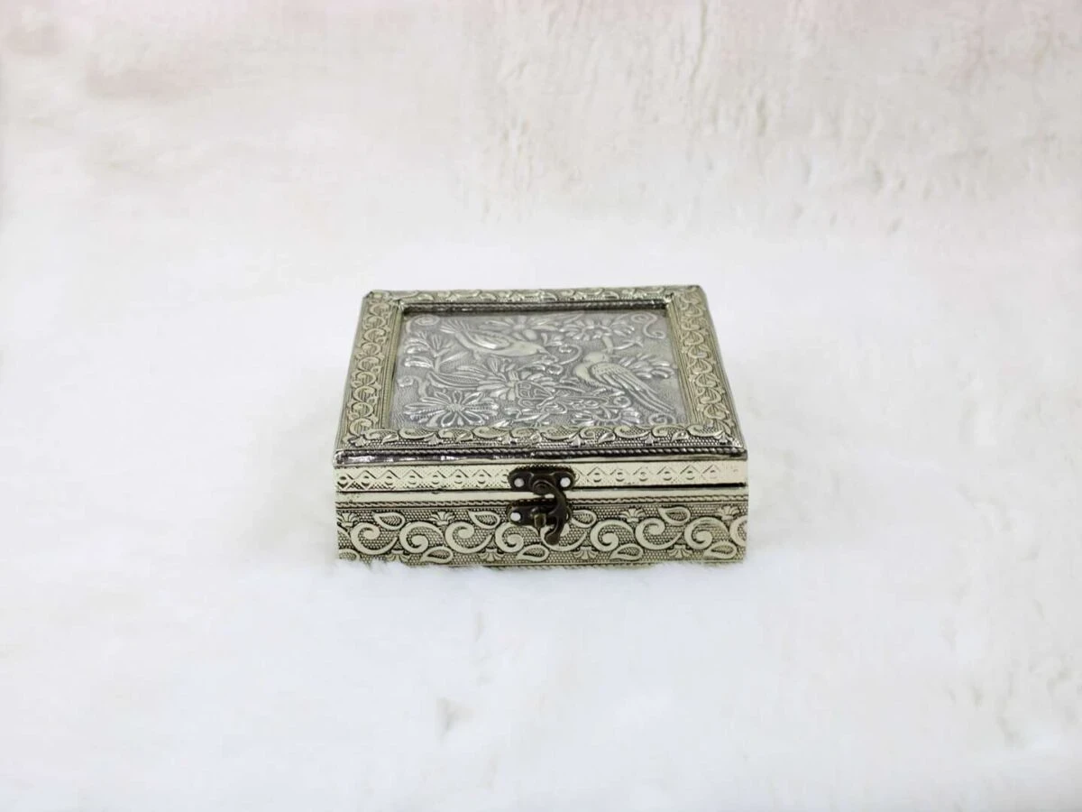 Dry fruit box, dry fruit box for wedding, dry fruit box for return gifts, dry fruit box for diwali gift, dry fruit box for home use, dry fruit box fancy, dry fruit box for marriage, jewellery box for women, jewellery box for gift