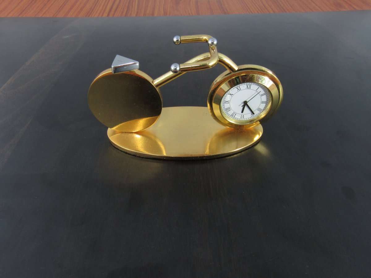 corporate gift items for employees, corporate gift set, Silver Pen for gift, corporate gift items, watch for men, watch for women, watch and key holder, watch and pen set, office desk decor, watch for ladies, pen and diary set, pen and diary gift set, gift for employees, gift for employer