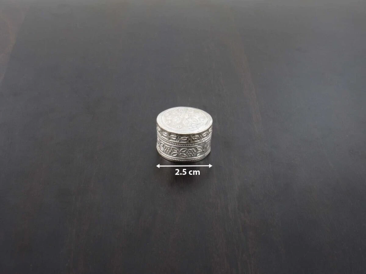 pure silver Sindoor box, pure silver sindoor dani, silver sindoor dibbi, silver sindoor dabbi, silver kumkum dabbi, silver kumkum box, pure silver pooja items for gift, silver items for pooja room,