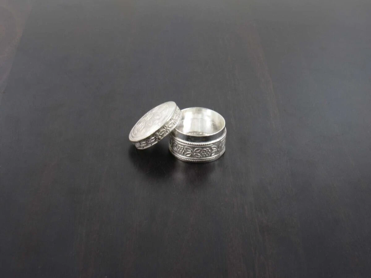 pure silver Sindoor box, pure silver sindoor dani, silver sindoor dibbi, silver sindoor dabbi, silver kumkum dabbi, silver kumkum box, pure silver pooja items for gift, silver items for pooja room,