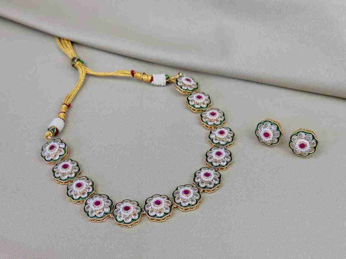 kundan pearl choker necklace kundhan pearl necklace set kundan necklace kundan necklace set kundan necklace for bride kundan necklace set for wedding traditional kundan choker necklace bridal kundan set indian kundan choker necklace kundan studded necklace set necklace for women necklace set for wedding party necklace set for women