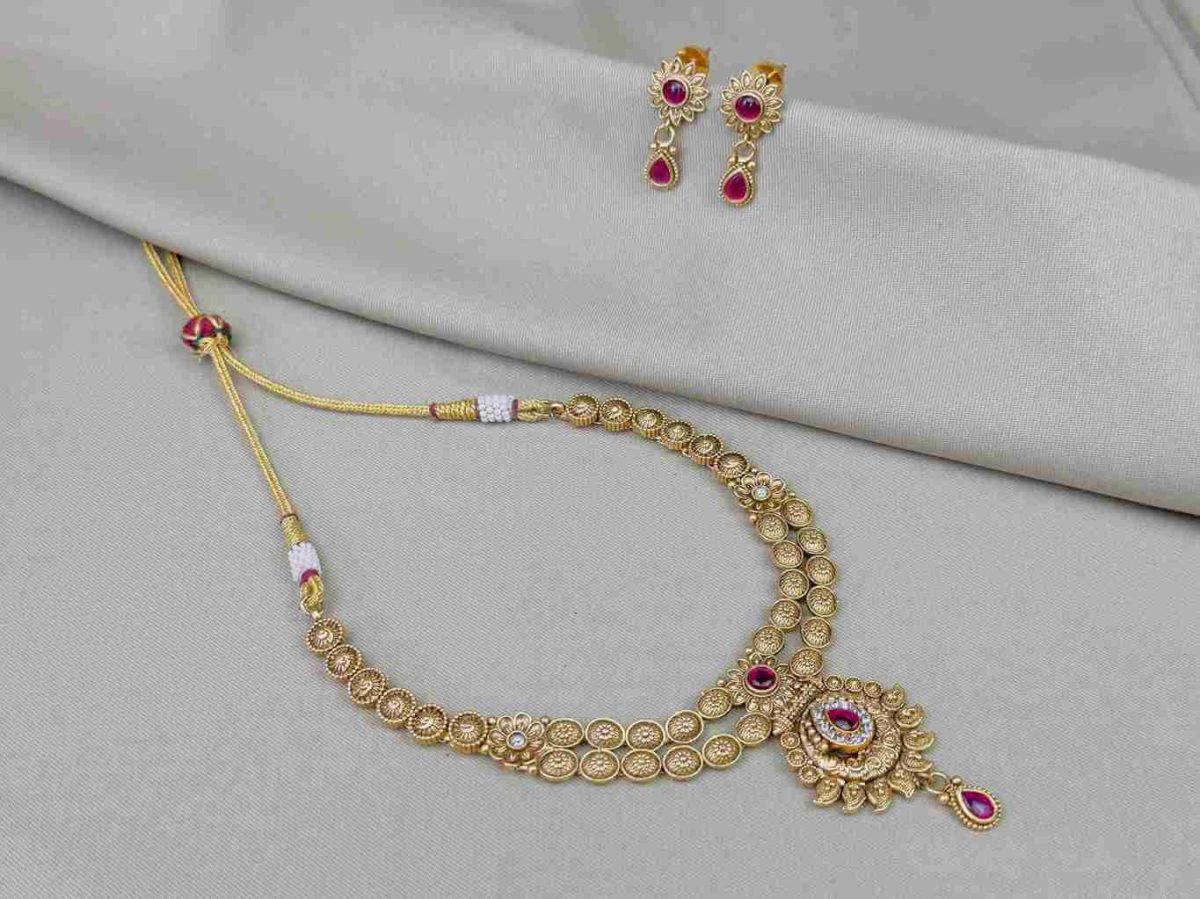 kundan pearl choker necklace kundhan pearl necklace set kundan necklace kundan necklace set kundan necklace for bride kundan necklace set for wedding traditional kundan choker necklace bridal kundan set indian kundan choker necklace kundan studded necklace set necklace for women necklace set for wedding party necklace set for women
