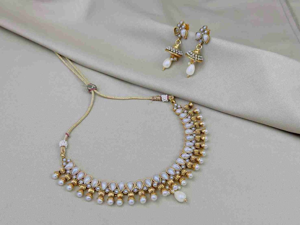 kundan pearl choker necklace kundhan pearl necklace set kundan necklace kundan necklace set kundan necklace for bride kundan necklace set for wedding traditional kundan choker necklace bridal kundan set indian kundan choker necklace kundan studded necklace set necklace for women necklace set for wedding party necklace set for women