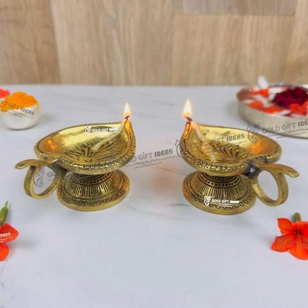 Brass Diya Stand, Brass Diya Lamp, Brass Diya for Puja, Brass Diyas for Diwali, Decorative Diya for Gifting, Oil Lamp for Home, Oil Lamp for Pooja, Brass Oil Lamp Stand, brass big diyas, brass diya with handle, brass aarti diya, return gifts for pooja, diwali gift, diwali return gift, birthday return gift, return gifts, wedding gift, wedding return gift, baby shower gift, baby shower return gift, occasional gift, housewarming gift, housewarming return gift