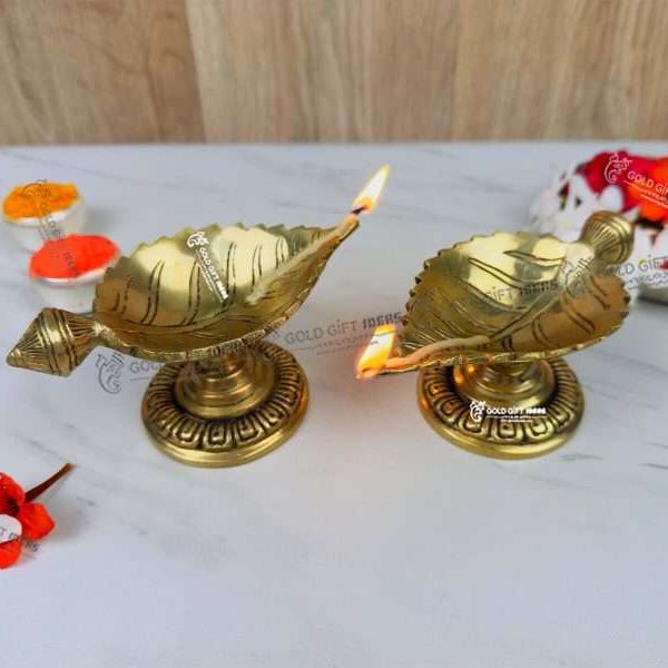 Brass Diya Stand, Brass Diya Lamp, Brass Diya for Puja, Brass Diyas for Diwali, Decorative Diya for Gifting, Oil Lamp for Home, Oil Lamp for Pooja, Brass Oil Lamp Stand, brass big diyas, brass diya with handle, brass aarti diya, return gifts for pooja, diwali gift, diwali return gift, birthday return gift, return gifts, wedding gift, wedding return gift, baby shower gift, baby shower return gift, occasional gift, housewarming gift, housewarming return gift