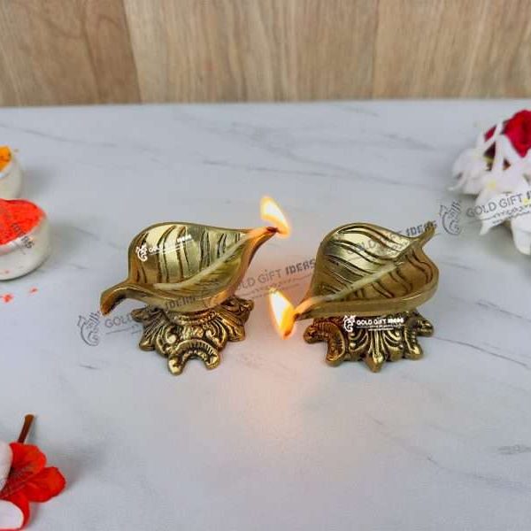Brass Diya Stand, Brass Diya Lamp, Brass Diya for Puja, Brass Diyas for Diwali, Decorative Diya for Gifting, Oil Lamp for Home, Oil Lamp for Pooja, Brass Oil Lamp Stand, brass big diyas, brass diya with handle, brass aarti diya, return gifts for pooja, diwali gift, diwali return gift, birthday return gift, return gifts, wedding gift, wedding return gift, baby shower gift, baby shower return gift, occasional gift, housewarming gift, housewarming return gift